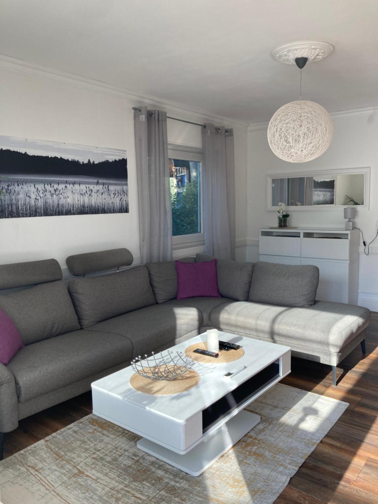 Ferienwohnung Amselweg Am Waldrand Gelegen Netflix Eigener Carport Uvm Taunusstein Exterior foto